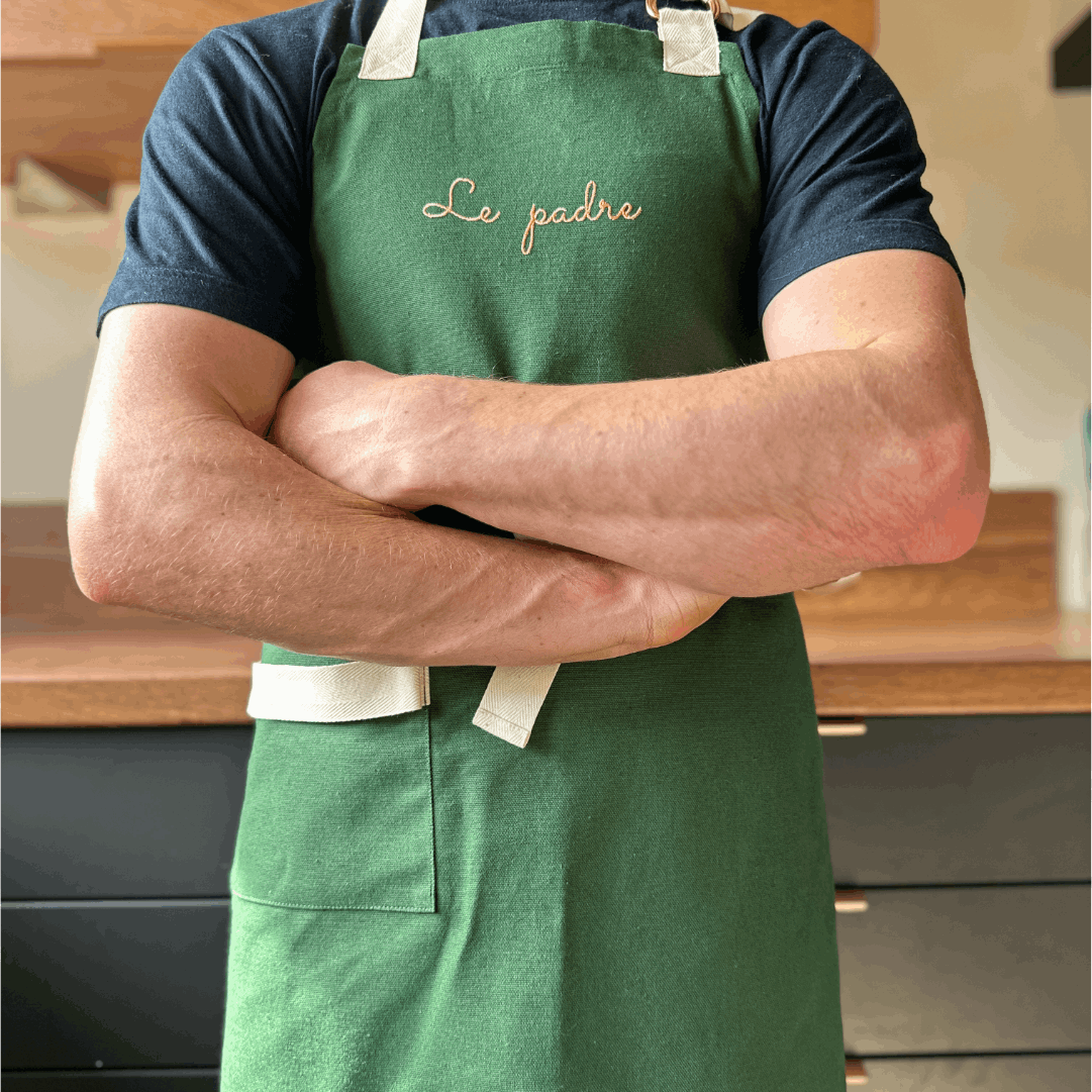 Tablier de cuisine Vert sapin brodé - La Padre -  Collection La famille - Simone Home