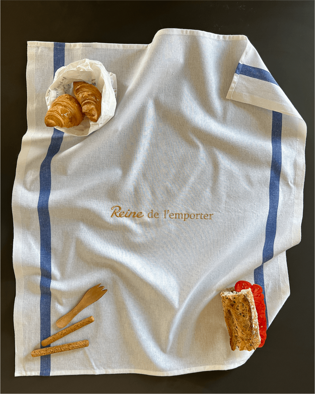 Torchon de cuisine Blanc et bleu - Reine de l'emporter - Collection Cata de la cuisine - Simone Home