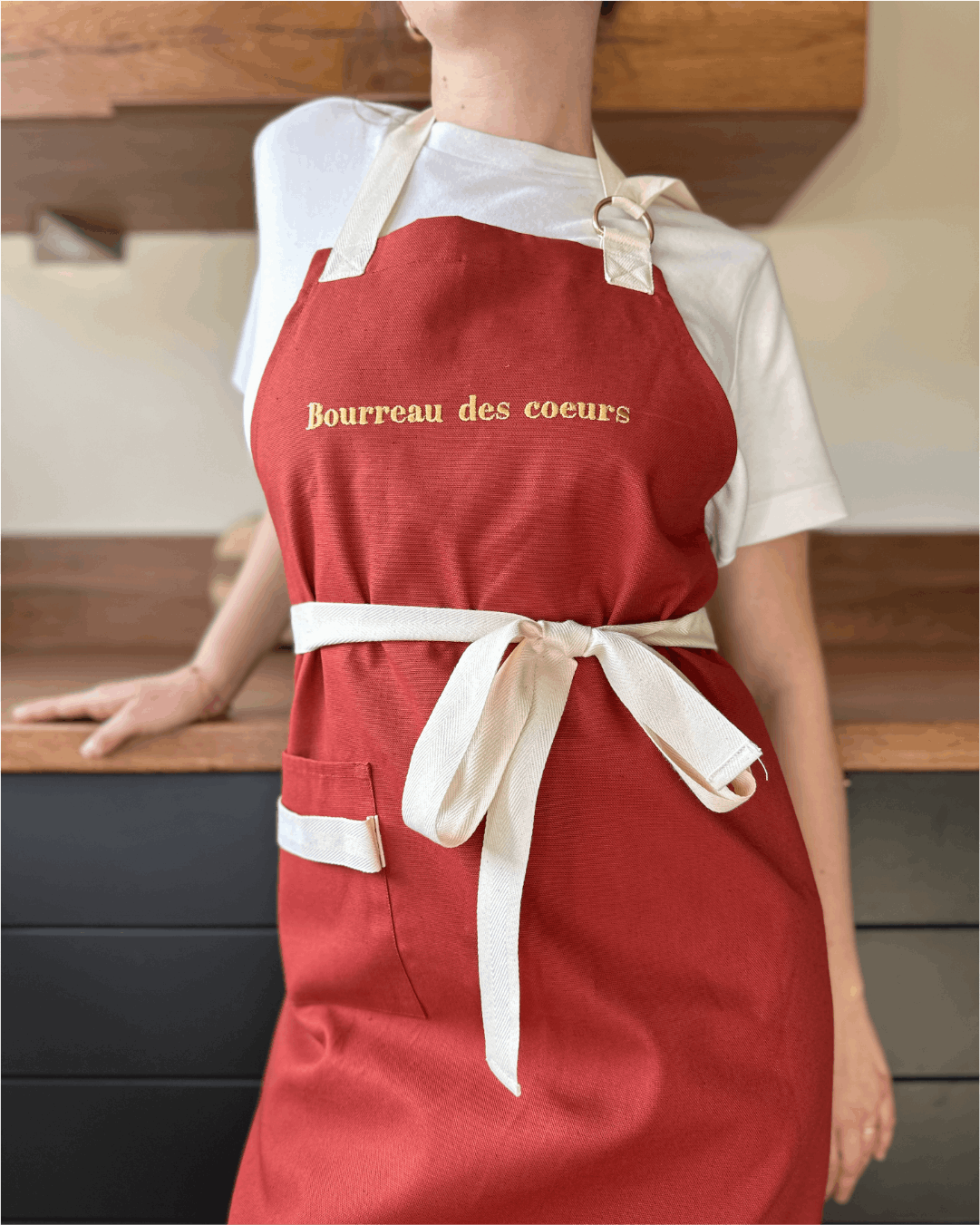 Tablier de cuisine terracotta brodé - Bourreau des coeurs - Collection Flirt - Simone Home
