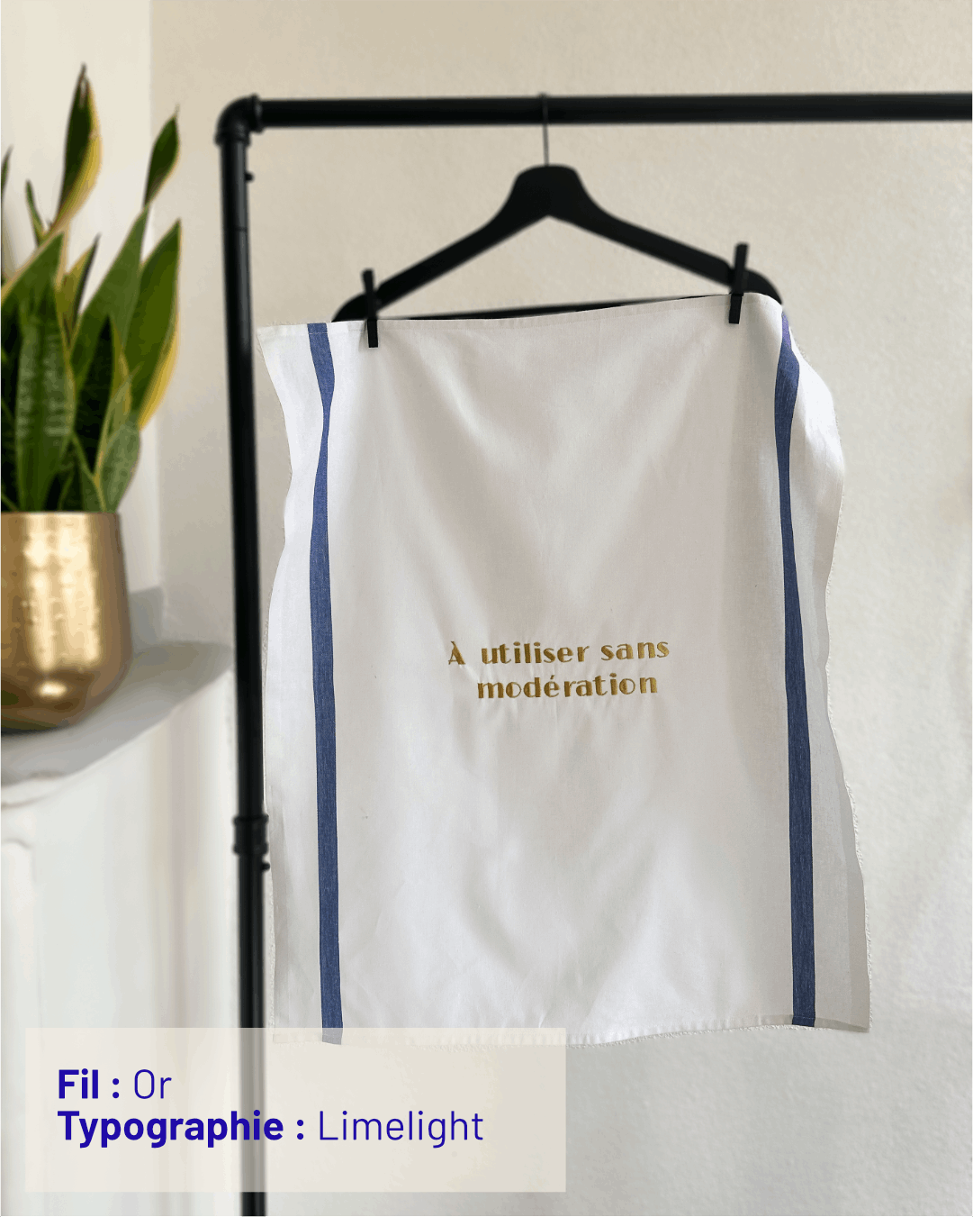 Torchon personnalisable - Broderie personnalisée - Coloris Blanc à bandes Bleu Marine - Simone Home